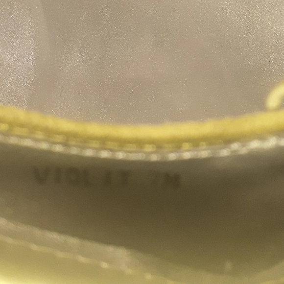 Greenish Tweed Pump by Steve Madden Size 7 - Picture 12 of 13